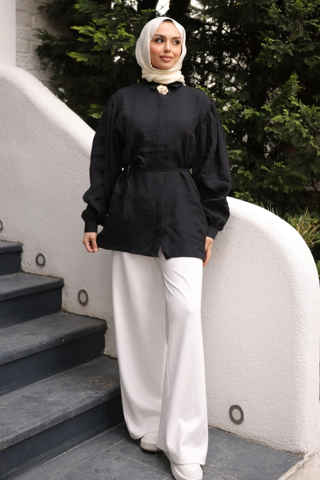 Siyah Bel Bağlamalı Broşlu Modal Tunik