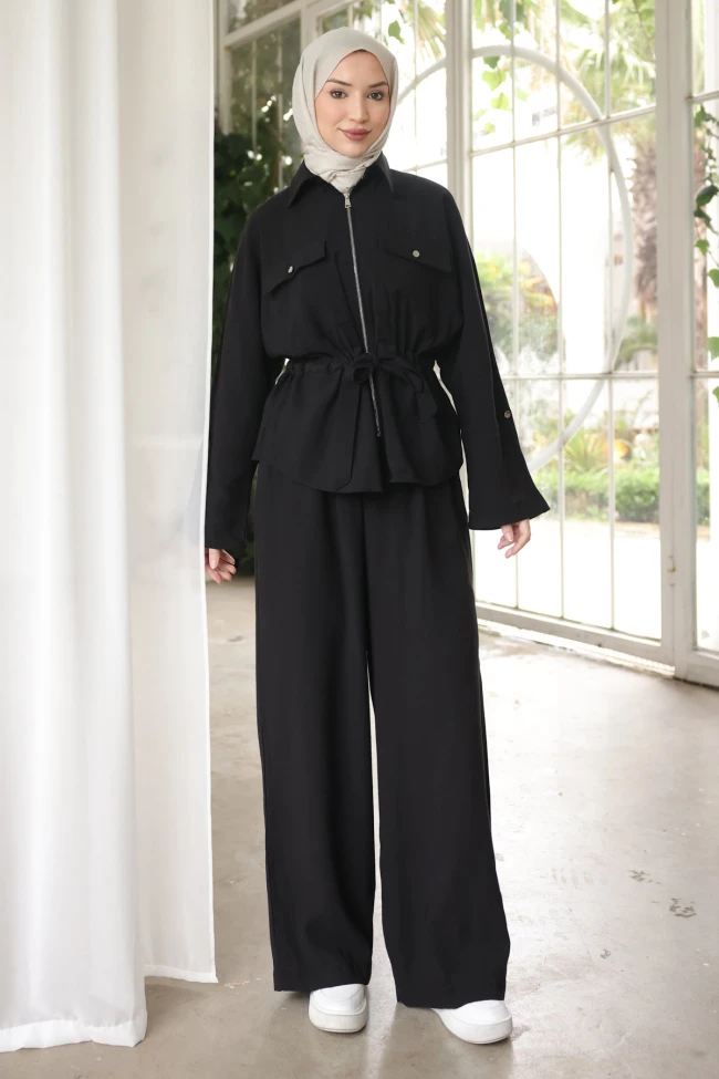Siyah Bel Bağlamalı Ceket Pantolonlu Takım