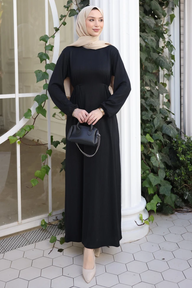 Siyah Bisiklet Yaka Bel Ve Kol Lastikli Bürümcük Elbise