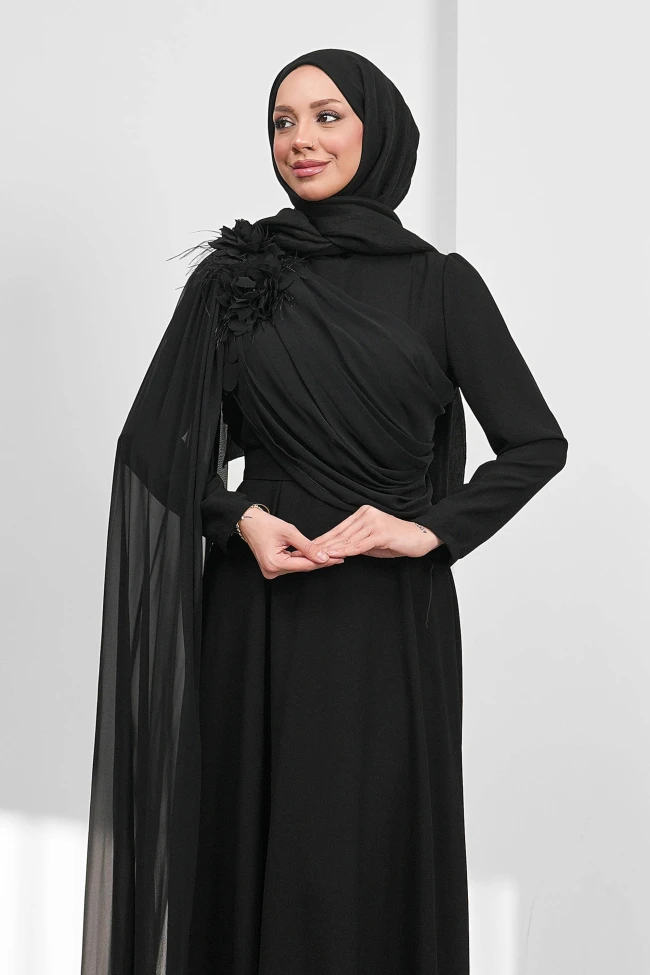 Siyah Çiçek Detaylı Kemerli Abiye