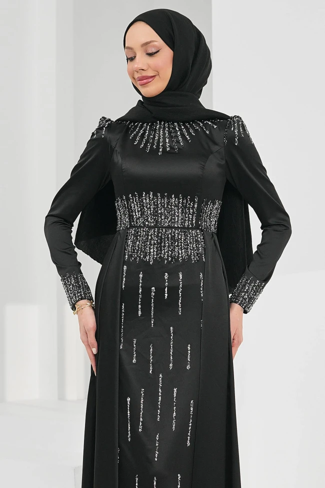 Siyah Önü Taşlı Saten Abiye