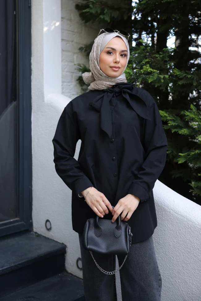 Siyah Yaka Bağlamalı Poplin Gömlek