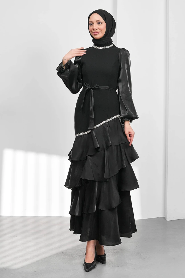 Siyah Yakası Ve Eteği Taşlı Kemerli Abiye