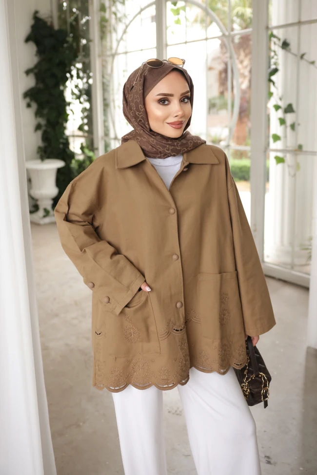 Vizon Eteği Nakış İşlemeli Gabardin Ceket