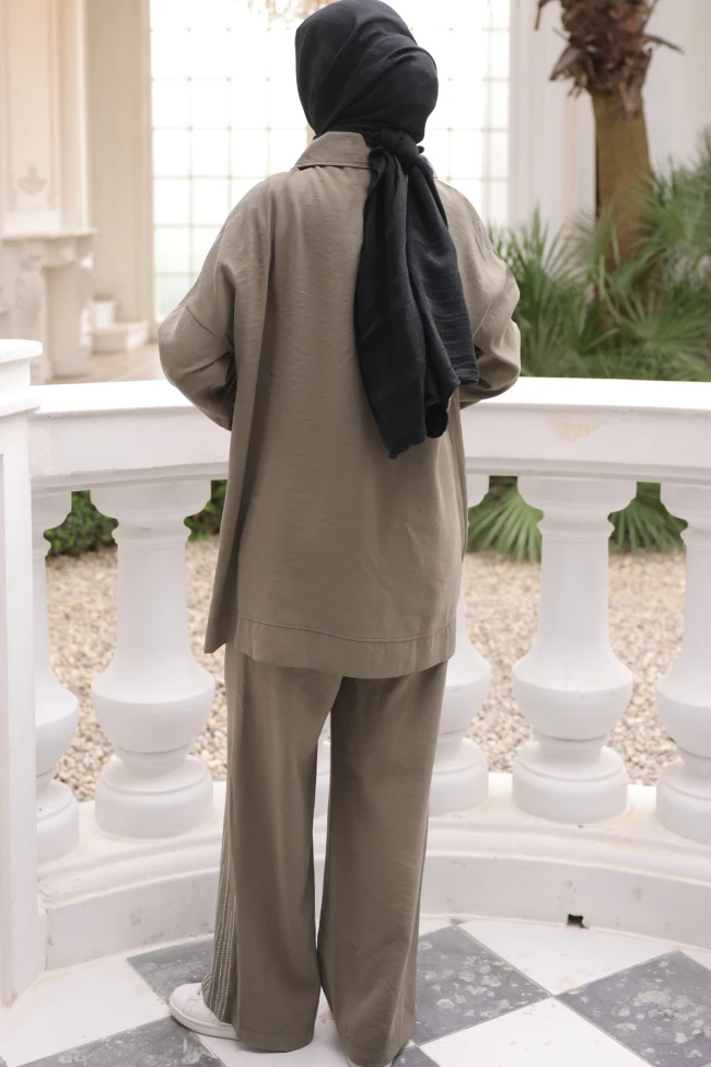 Haki Yaka Fermuarlı Taş Detaylı Tunik Pantolonlu Takım