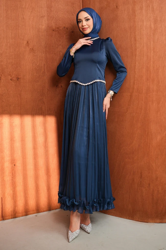 Lacivert Taş Detaylı Üstü Saten Piliseli Abiye