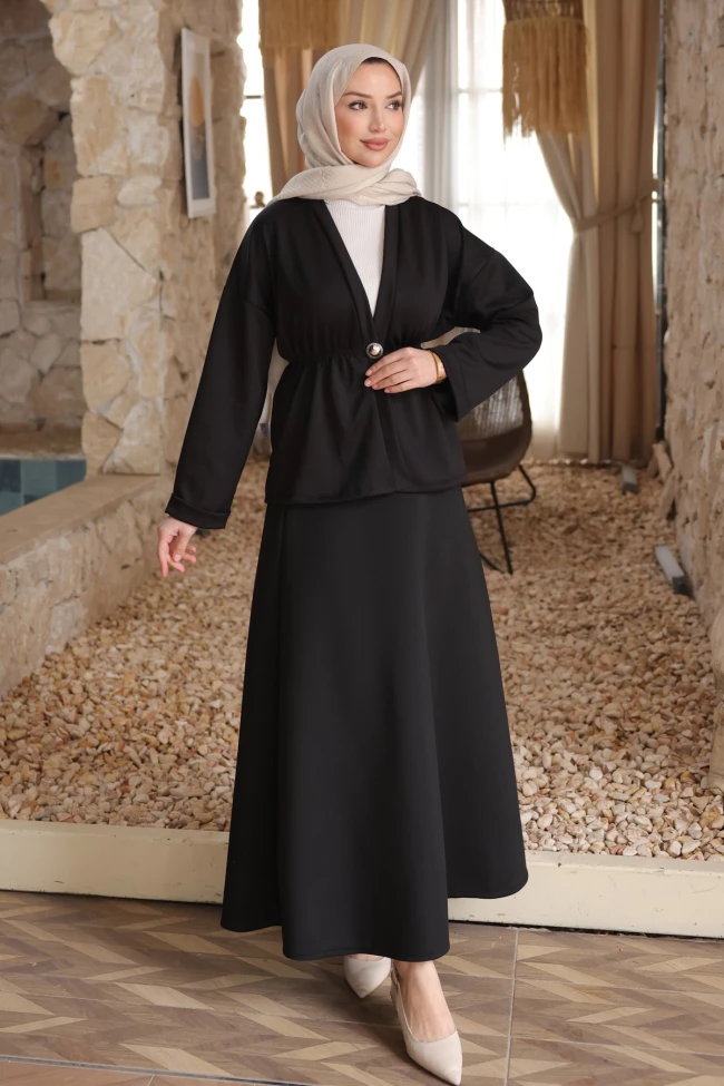 Siyah Düğmeli Lastikli Ceket Etekli Takım