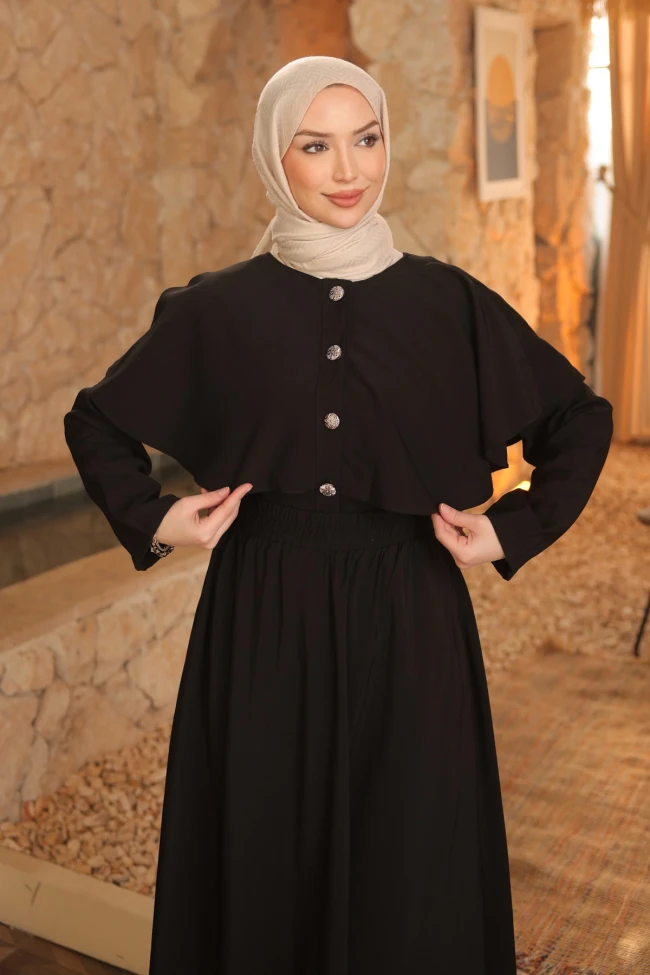 Siyah Düğmeli Pelerinli Gömlek Etekli Takım