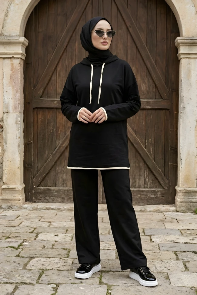 Siyah Kapüşonlu Tunik Pantolonlu Takım