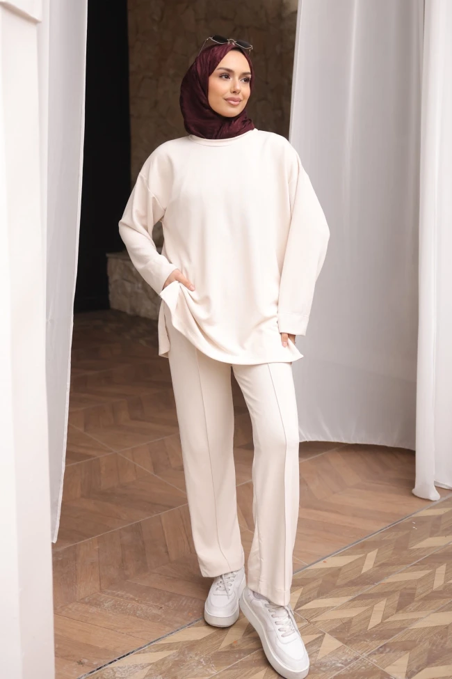 Taş Yanı Yırtmaçlı Tunik Pantolonlu Takım