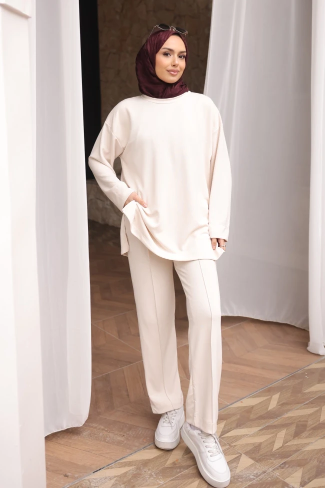 Taş Yanı Yırtmaçlı Tunik Pantolonlu Takım