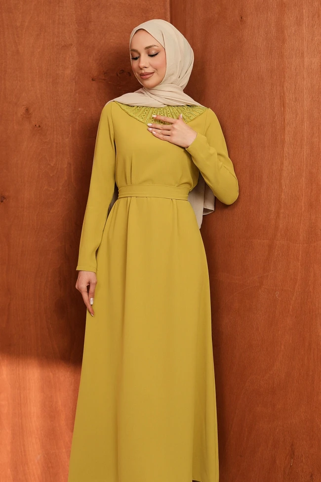 Yağ Yeşili Yaka Güpürlü Kuşaklı Elbise