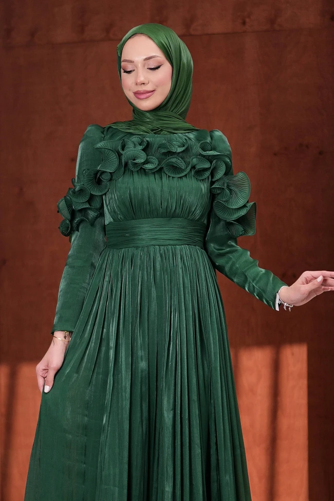 Zümrüt Yeşili Yaka Ve Etek Ucu Fırfırlı Işıltılı Abiye