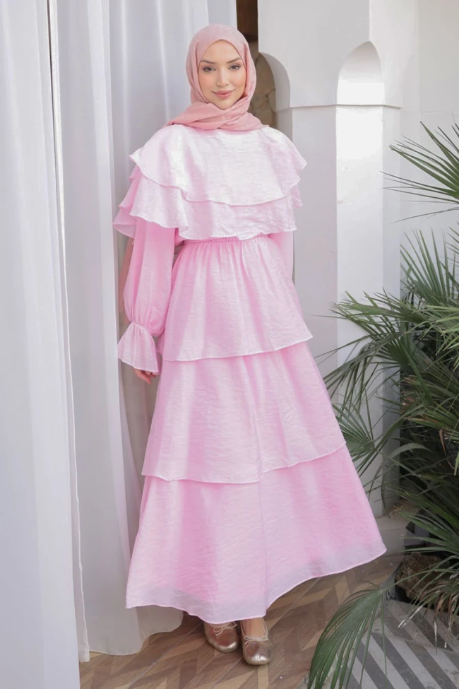 Pembe Yakalı Katlı Beli Lastikli Elbise