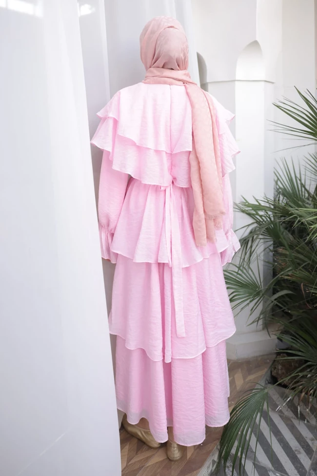 Pembe Yakalı Katlı Beli Lastikli Elbise