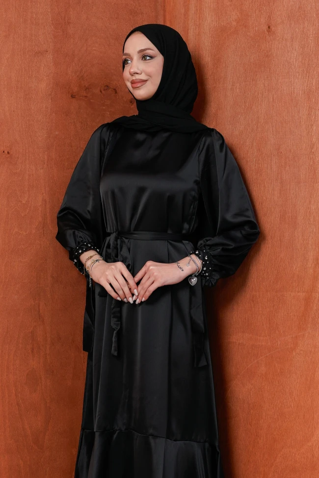 Siyah Taş Detaylı Eteği Volanlı Saten Abiye