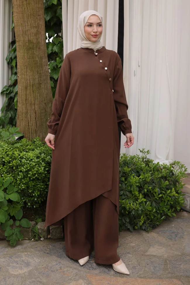 Kahverengi Düğmeli Tunik Pantolonlu Takım