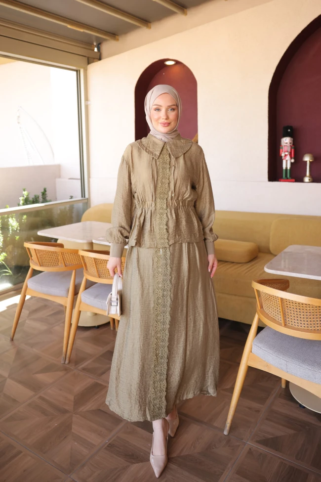 Haki Güpür Detaylı Fermuarlı Etekli İkili Takım