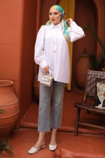 Beyaz Pilise Detaylı Poplin Gömlek