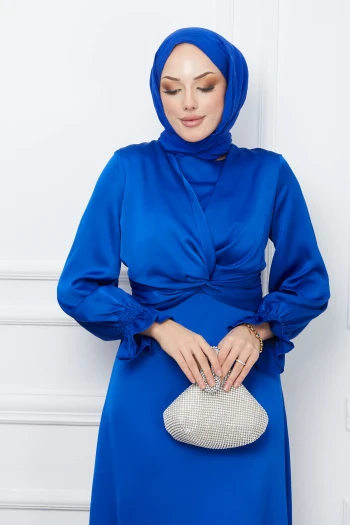 Saks Mavi Kol Gipeli Ön Detaylı Saten Abiye