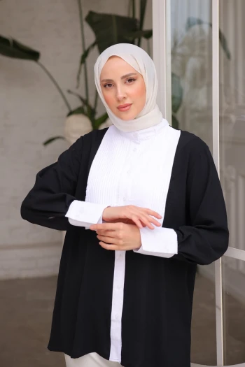 Siyah Piliseli Gömlek