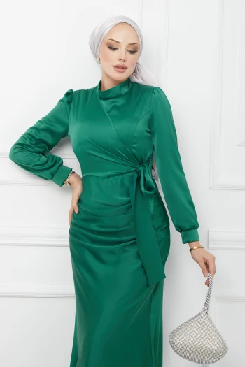 Zümrüt Yeşili Ön Detaylı Drapeli Saten Abiye