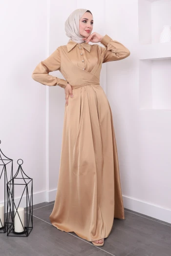 Camel Yakası Düğmeli Çapraz Kuşaklı Saten Abiye