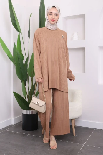 Bisküvi Broşlu Triko Tunik Pantolon Takım