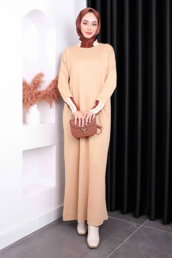 Bisküvi Dik Yaka Merserize Triko Elbise