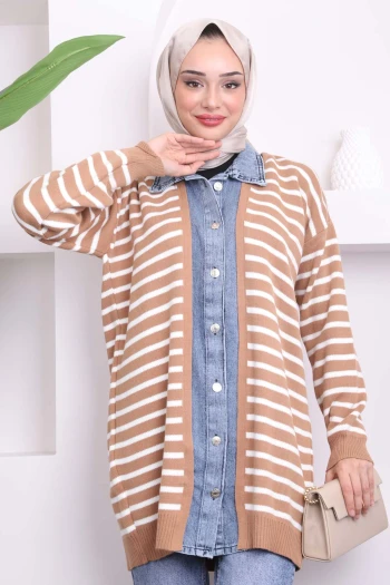 Bisküvi Kot Detaylı Düğmeli Triko Hırka