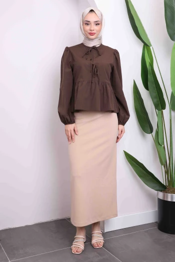 Kahverengi Yaka Bağlamalı Kol Lastikli Gömlek