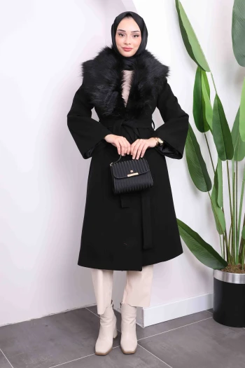 Siyah Yaka Kürklü Kaşe Kaban