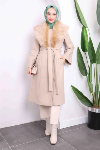 Taş Yaka Kürklü Kaşe Kaban