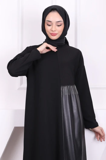 Siyah Zincirli Deri Garnili Elbise