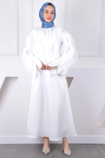 Ekru Fırfır Detaylı Bluz Etekli Takım