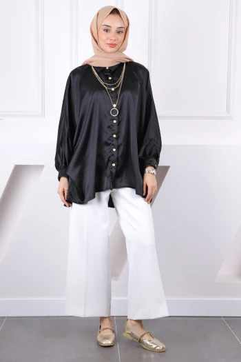 Siyah Kolyeli Oversize Saten Gömlek