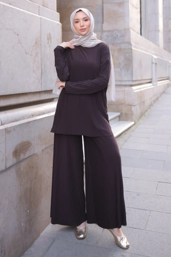 Kahverengi Piliseli Sandy Tunik Pantolon Takım