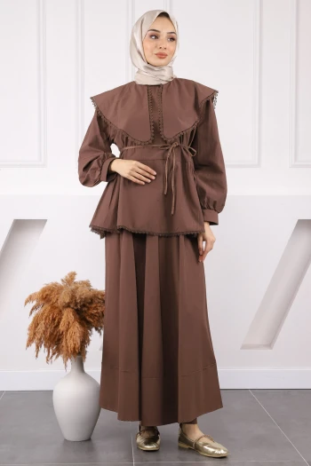 Kahverengi Yaka Detaylı Bluz Etekli Takım