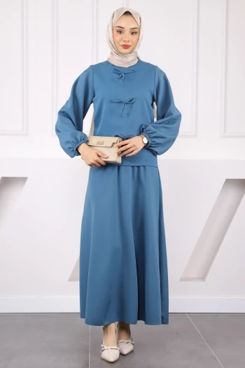 Petrol Mavisi Önü Fiyonklu Krep Bluz Etekli Takım