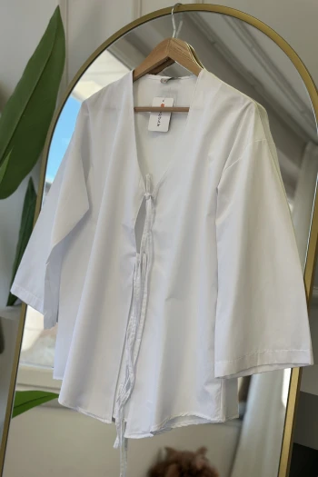 Beyaz Ön Bağlamalı Kimono