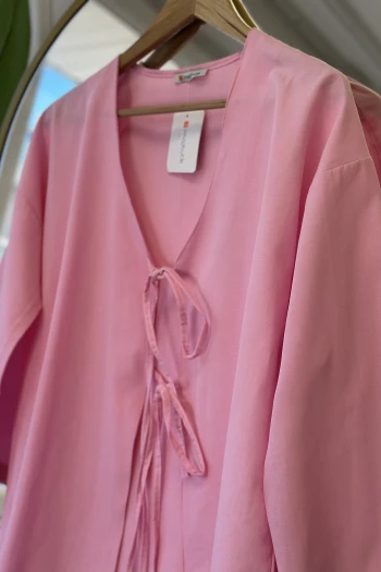 Pembe Ön Bağlamalı Kimono