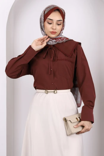 Bordo Yaka Fisto Detaylı Gömlek