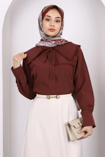 Bordo Yaka Fisto Detaylı Gömlek
