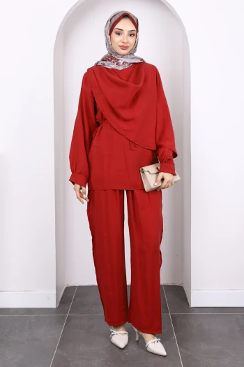 Kırmızı Şal Detaylı Tunik Pantolonlu Takım