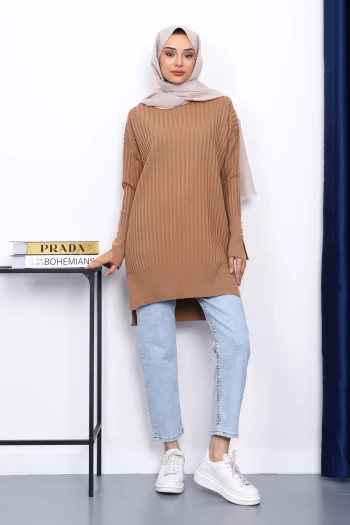 Bisküvi Önü Kısa Arkası Uzun Triko Tunik