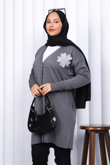 Gri Düğmeli Soğuk İplik Triko Hırka