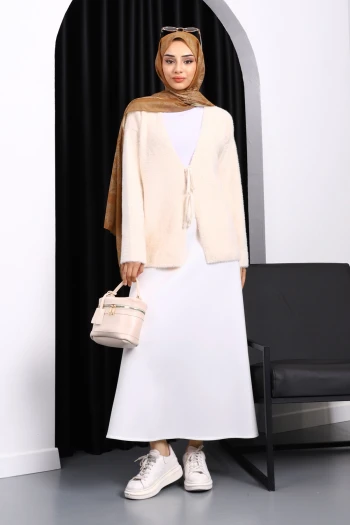 Krem Ön Bağlama Detaylı Angora Yumoş Hırka