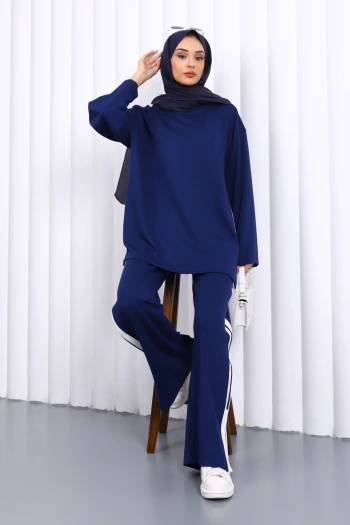 Lacivert Renk Bloklu Tunik Pantolonlu Takım