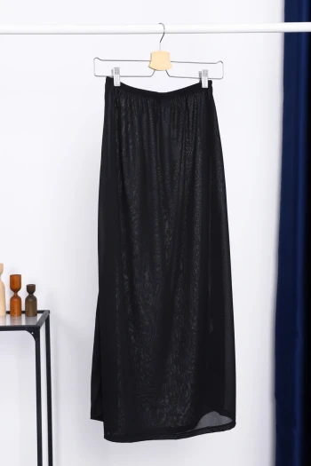 Siyah Bel Lastikli Etek Astar