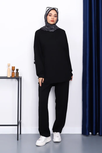 Siyah Bisiklet Yaka Tunik Pantolonlu Takım